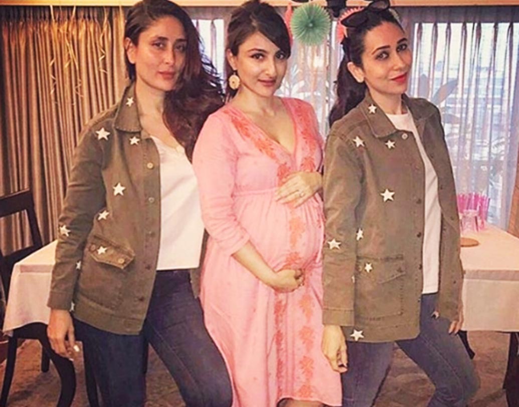 সোহা আলি খান: একটু আলাদা ধরনের বেবি শাওয়ার হয়েছিল সোহা আলি খানের। সে দিন সোহার পরনে ছিল গোলাপি একটি পোশাক। বেশি জাঁকজমক নয়, আত্মীয় আর কাছের মানুষদের উপস্থিতিতেই বেবি শাওয়ার হয়েছিল সোহা আলি খানের।