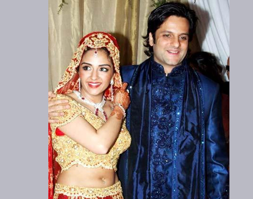 ফারদিন খান: নাতাশা মাধবানি ও ফারদিন পরস্পরকে কৈশোর থেকেই পছ্ন্দ করতেন। নাতাশা যখন লন্ডনে বসবাস করতে রীতিমতো ‘স্ট্রাগল’ করছেন, তখন বলিউডের ‘ভদ্র ছেলে’ ফারদিন তাঁকে প্রপোজ করেন। মুম্বইয়ের আম্বে ভ্যালিতে ২০০৫ সালের ডিসেম্বরে বিয়ে হয় তাঁদের।