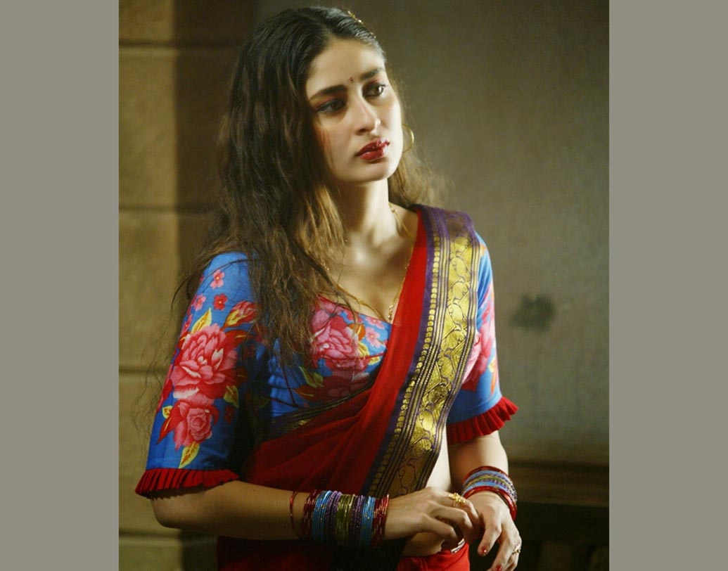 করিনা কপূর খান: চামেলি ও তালাশ ছবিতে করিনার তুখোড় অভিনয় মন কেড়েছে দর্শকদের। চামেলি ছবিতে বাস্তবসম্মত অভিনয়ের জন্য সেরা অভিনেত্রী হিসাবে ফিল্ম ফেয়ার সম্মান পান করিনা।