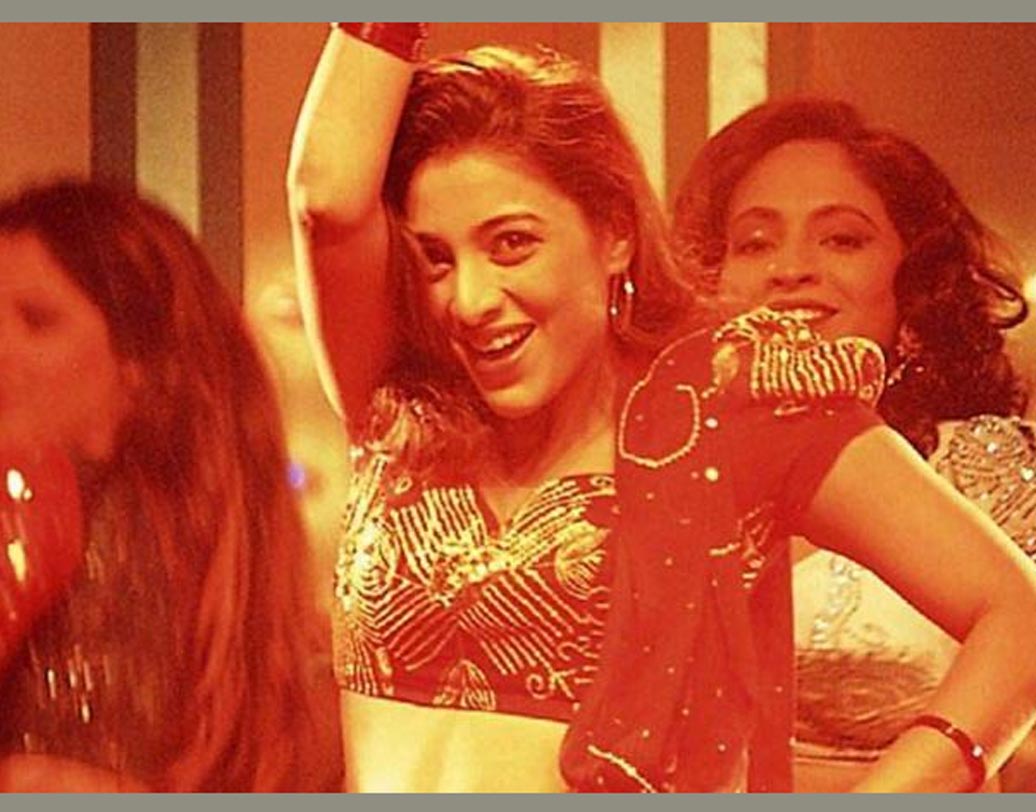 তব্বু: ‘চাঁদনি বার’ ছবিটি মু্ম্বইয়ের অপরাধ জগতের উপর নির্মিত। ছবিতে মুমতাজ নামে এক যৌনকর্মীর চরিত্রে অভিনয়ের জন্য জাতীয় পুরস্কার পেয়েছিলেন তব্বু।