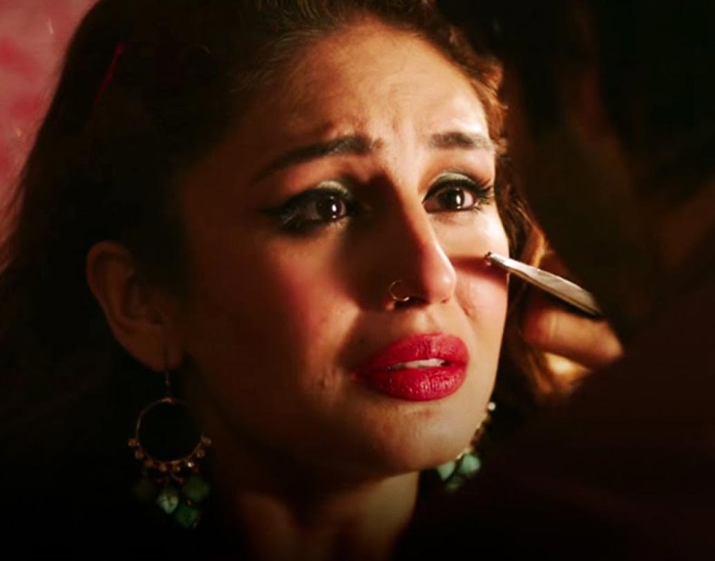 হুমা খুরেশি: ‘বদলাপুর’ ছবিতে যৌনকর্মীর ভূমিকায় অভিনয় করেন হুমা খুরেশি। ছবিতে অত্যন্ত গুরুত্বপূর্ণ ছিল হুমার চরিত্রটি।