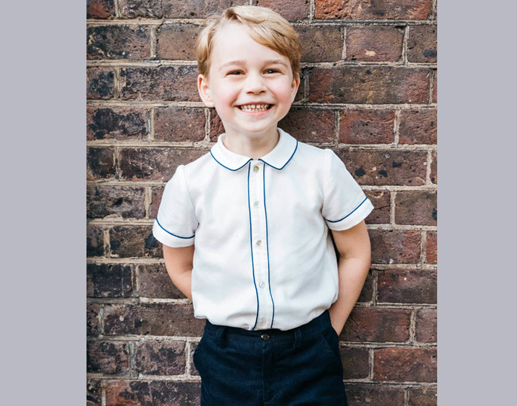 জন্মদিনে ব্রিটিশ রাজপরিবার জর্জের নতুন একটা ছবি প্রকাশ করেছে। ইনস্টাগ্রামে পোস্ট করার সঙ্গে সঙ্গেই লাইকের বন্যা। হবে না-ই বা কেন! প্রিন্সেস ডায়ানার নাতি বলে কথা।