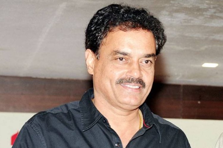 ইংল্যান্ডের বিরুদ্ধে ধারাবাহিক থেকেছেন দিলীপ বেঙ্গসরকর। ২৩ ইনিংসে ৪৮ গড়ে করেছেন ৯৬০ রান। লর্ডসে টানা তিন টেস্টে শতরানও করেছেন। তবে ১৯৮৬ সালে হেডিংলেতে দ্বিতীয় ইনিংসে তাঁর অপরাজিত ১০২ রানের ইনিংসকে সেরা বলে মনে করেন ক্রিকেটমহলের অনেকে। এই ইনিংসই জয়ের ভিত গড়ে দেয়। টেস্টের সঙ্গে সঙ্গে সিরিজও জেতে ভারত।