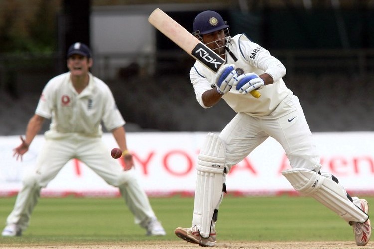 শতরান হয়তো পাননি, কিন্তু ২০০৭ সালে লর্ডসে মহেন্দ্র সিং ধোনির ইনিংস ভারতকে রক্ষা করে পরাজয়ের হাত থেকে। ওই ড্র পরে গুরুত্বপূর্ণ হয়ে ওঠে। কারণ, ভারত টেস্ট সিরিজ জেতে ১-০ ব্যবধানে। ৩৮০ রানের জয়ের লক্ষ্য তাড়া করে ১৪৫ রানে পাঁচ উইকেট পড়ে গিয়েছিল ভারতের। ধোনি ১৫৯ বলে ৭৬ রানে অপরাজিত ছিল। যাতে ছিল ১০ বাউন্ডারি।