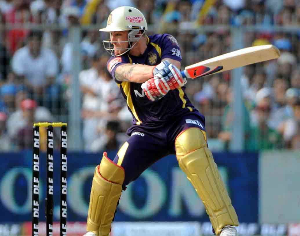 ব্রেন্ডন ম্যাকালাম: আন্তর্জাতিক টি২০ কেরিয়ারে দু’টি সেঞ্চুরি রয়েছে ম্যাকালামের। নিজের দিনে যে কোনও বোলিং লাইনআপকে গুঁড়িয়ে দিতে পারেন এই কিউয়ি উইকেটরক্ষক ওপেনার।