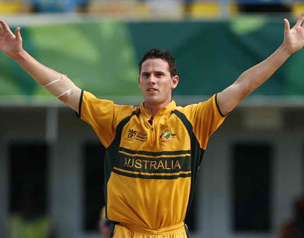 শন টেট: মারাত্মক গতি এবং ইয়র্কারের জন্য টেটকে অন্যতম সেরা পেসার বলা হত সেই সময়। কিন্তু চোট তাঁকে বেশি দিন খেলতে দেয়নি। আমাদের দলের পেস বিভাগের দায়িত্ব থাকবে তাঁর উপর।