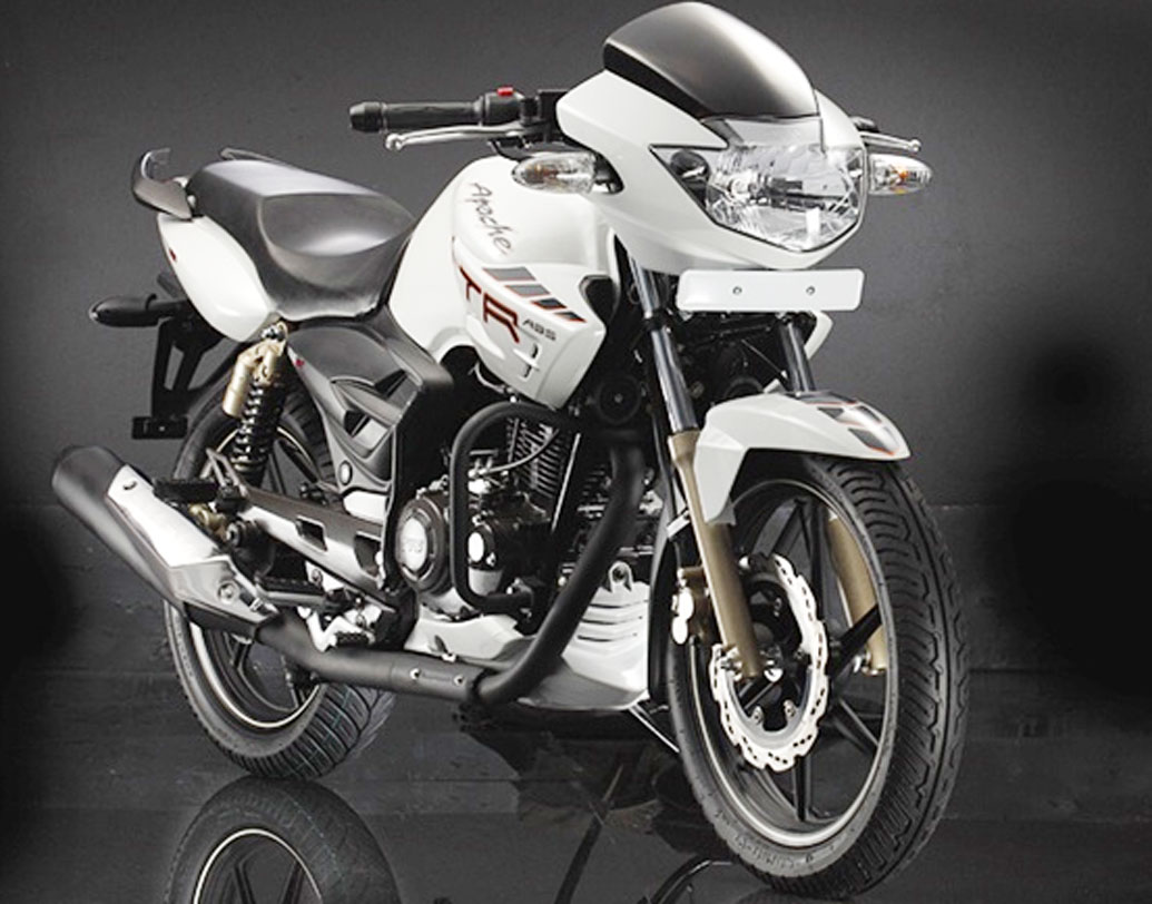 টিভিএস অ্যাপাচে আরটিআর ১৮০: দাম ৯৯ হাজার ৮৮০ টাকা। ১৭৭.৪ সিসির এই বাইকে রয়েছে ডুয়াল চ্যানেল এবিএস।