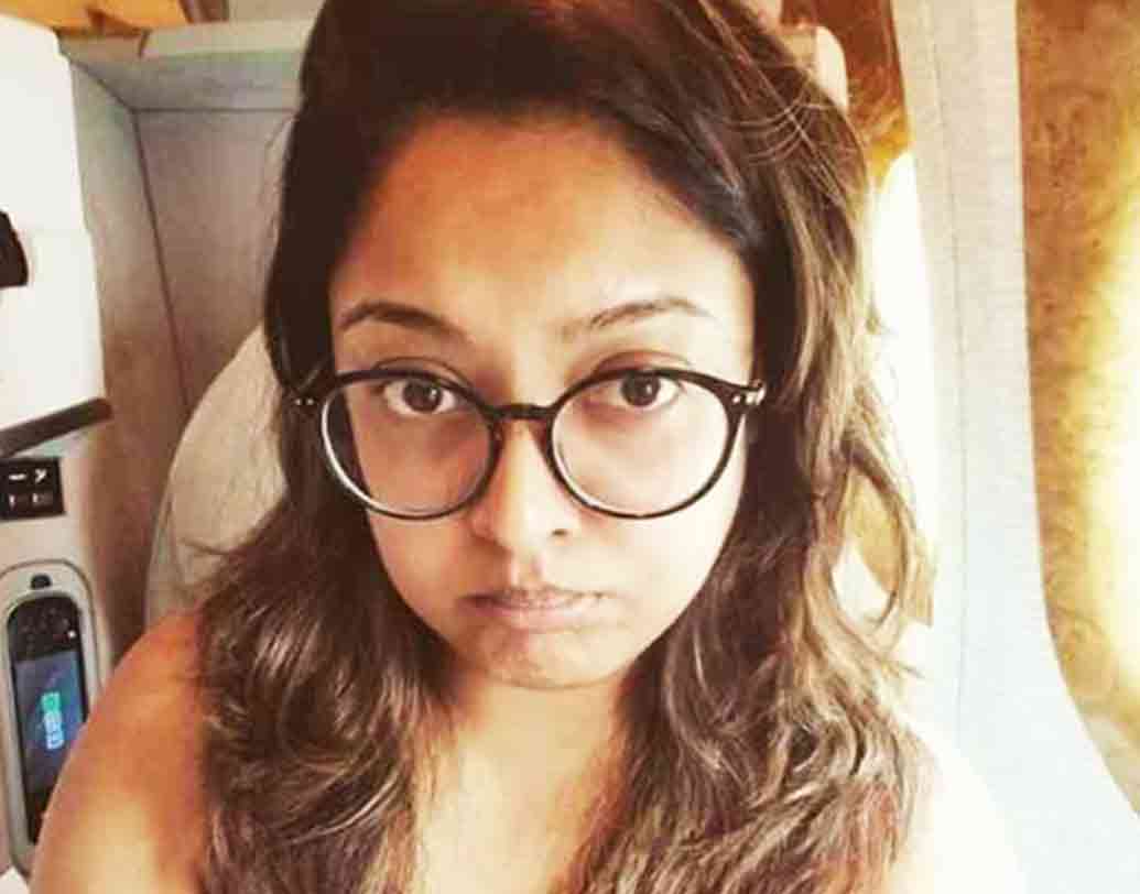 ‘অ্যাপার্টমেন্ট’ ছবিটির পরে তনুশ্রীর আর দেখা মেলেনি। সে সময়ে গুজব রটেছিল, তনুশ্রী নাকি আমেরিকা পাড়ি দিয়েছেন। আর সিলভার স্ক্রিনের মায়া ত্যাগ করে সেখানেই চিরকালের জন্য থাকবেন বলেও মনস্থির করেছেন।