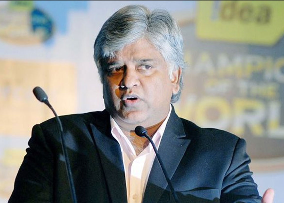 অর্জুন রণতুঙ্গা: শ্রীলঙ্কার প্রাক্তন ক্রিকেট অধিনায়ক রণতুঙ্গা খেলা থেকে অবসর নেওয়ার পর রাজনীতিতে হাত পাকান। বর্তমানে তিনি শ্রীলঙ্কার পর্যটন দফতরের মন্ত্রী।