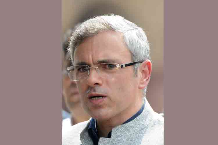 Mamata Banerjee counters Congress party, will meet Omar Abdullah  