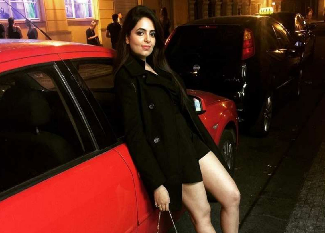 সুগন্ধা মিশ্র: টেলিভিশন সঞ্চালক এবং কমেডিয়ান। সুগন্ধা মিশ্রের একটি বিএমডব্লিউ এক্স৬ আছে। যার দাম ১ কোটি ৬০ লক্ষ।