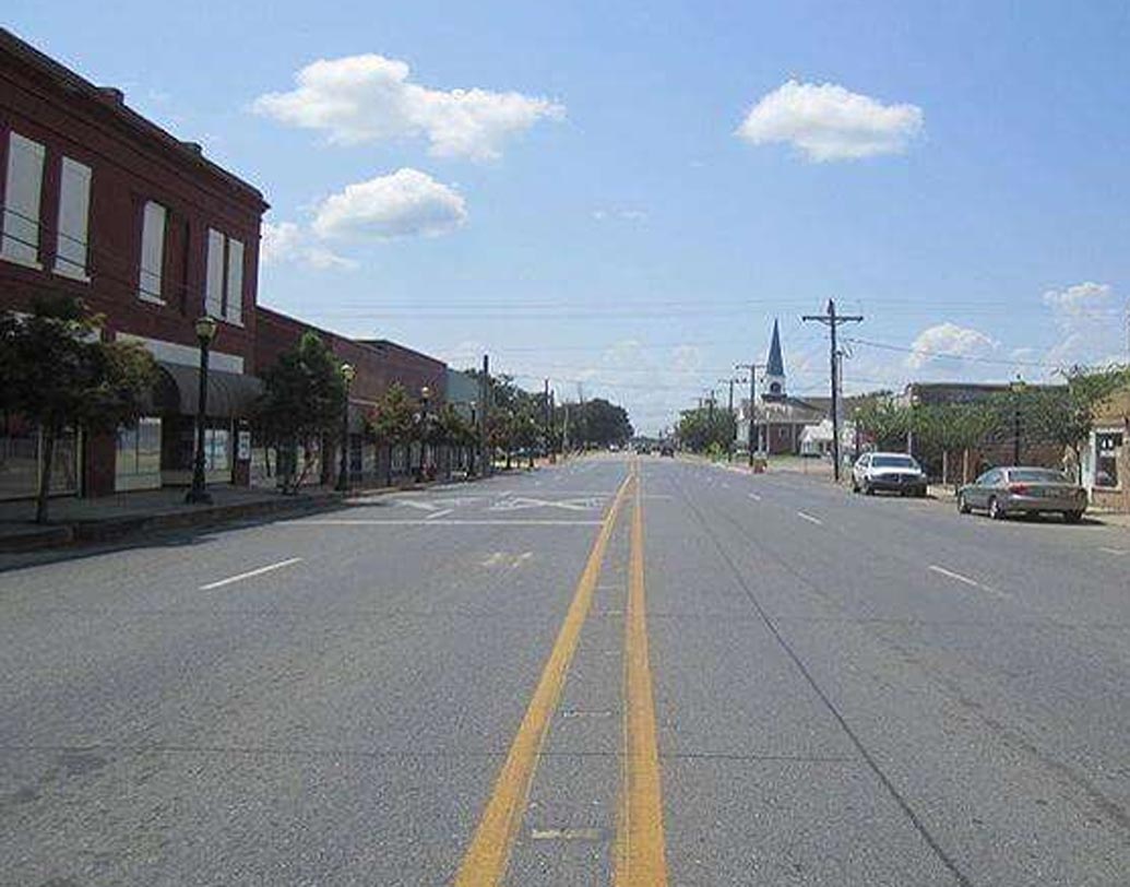 দিল্লি: না, শুধু ভারতের রাজধানী নয়। আমেরিকার লুইসিয়ানা শহরে দিল্লি নামে একটি ছোট্ট শহর রয়েছে। আগে যার নাম ছিল ডিয়ারফিল্ড। আবার কানাডার ওন্টারিওতেও রয়েছে ডেল্লি বা Del-High। উচ্চারণে কী যায় আসে!