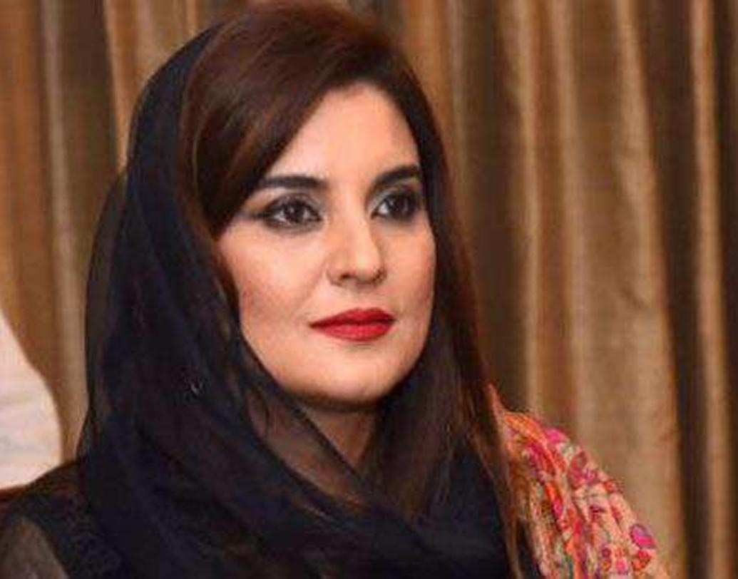 কাশমালা তারিক: ২০১৩ সালে পাক পঞ্জাব প্রদেশ থেকে জয়ী প্রার্থী। শুধুমাত্র মহিলা প্রার্থীদের জন্যই নির্ধারিত ছিল এই আসন। পাকিস্তান মুসলিম লিগের নেত্রী কাশমালা পাক সংসদে দশ বছর দাপটের সঙ্গে কাজ করেছেন।