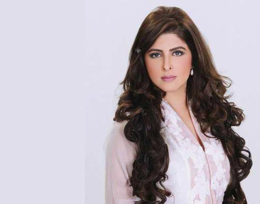 আয়লা মালিক: ইমরান খানকে আদর্শ মেনে পাকিস্তান তেহরিক-ই-ইনসাফ দলে যোগ দেন প্রাক্তন পাক প্রেসিডেন্ট সর্দার ফারুক আহমদ খান লেঘারির কন্যা। লেঘারি প্রতিষ্ঠিত মিল্লাত পার্টির ডেপুটি জেনারেল সেক্রেটারি ছিলেন তিনি।