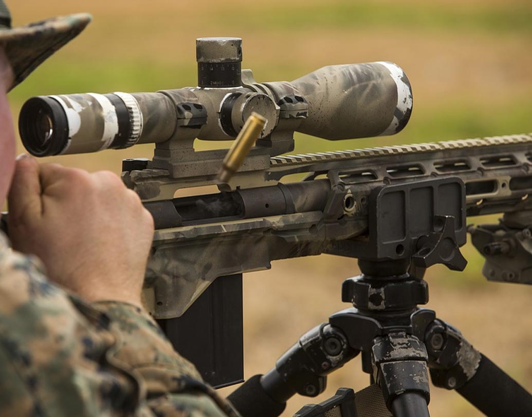 দুটো হার্টবিটের মাঝের সময়টায় নাকি লক্ষ্যভেদ করতে হয় স্নাইপারদের। কারণ, হার্টবিটের সময় শুট করার সময় হাত সামান্য নড়ে যাওয়ার সম্ভাবনা থাকে। স্নাইপার ব্যবহার করলে যুদ্ধের খরচ অনেক কমে যায় বলে মত বিশেষজ্ঞদের।