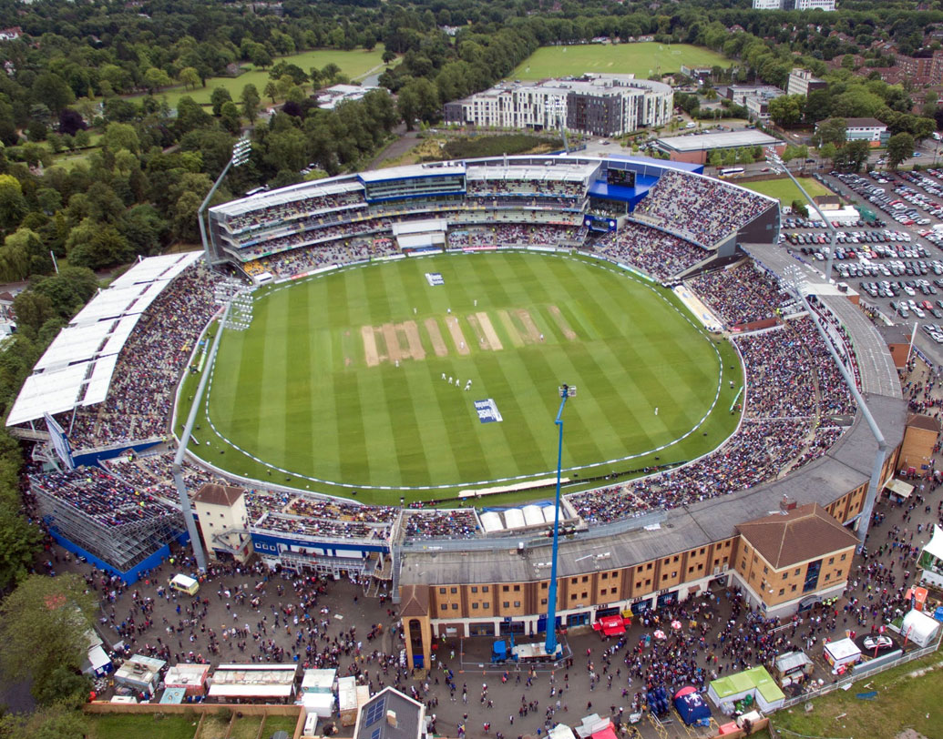 প্রথম ম্যাচ যে মাঠে, সেই এজবাস্টনেই ২০১১ সালে ভারতের বিরুদ্ধে প্রথম ইনিংসে ৭১০ রান করেছিল ইংল্যান্ড। এই মাঠে এটাই সর্বোচ্চ স্কোর। ইনিংস ও ২৪২ রানে হেরেছিল ভারত। বিরাট কোহালিরা নিশ্চয়ই এই ফলাফলের পুনরাবৃত্তি চাইবেন না।