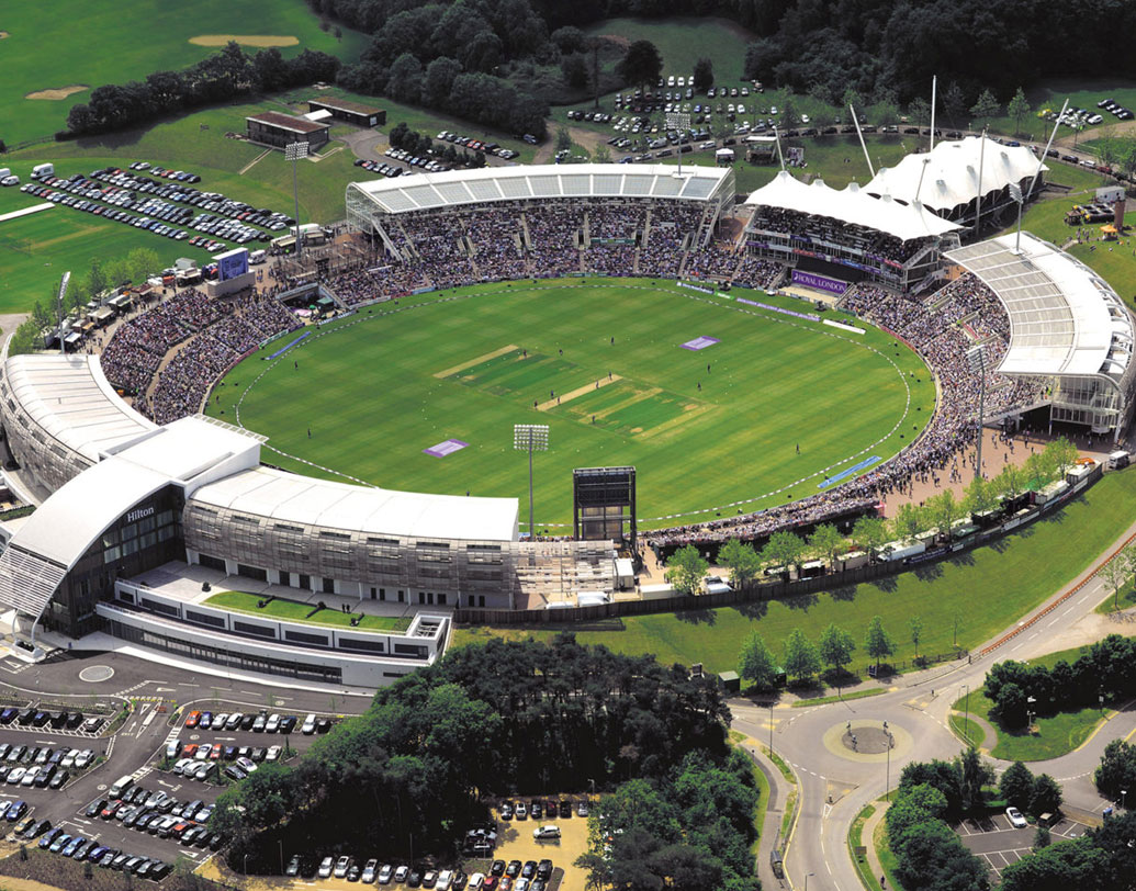 ৫ ম্যাচের সিরিজের চতুর্থ ম্যাচ রোজ়বোলে। আজ পর্যন্ত এই মাঠে মাত্র দুটো টেস্ট ম্যাচ খেলা হয়েছে। শেষ বার ২০১৪ সালে এখানে ইংল্যান্ডের মুখোমুখি হয়েছিল ভারত। দ্বিতীয় ইনিংসে ১৭৮ রানে অল আউট হয়ে ২৬৬ রানে ম্যাচ হারে ভারত। সেটাই এই মাঠে কোনও দলের সর্বনিম্ন স্কোর।