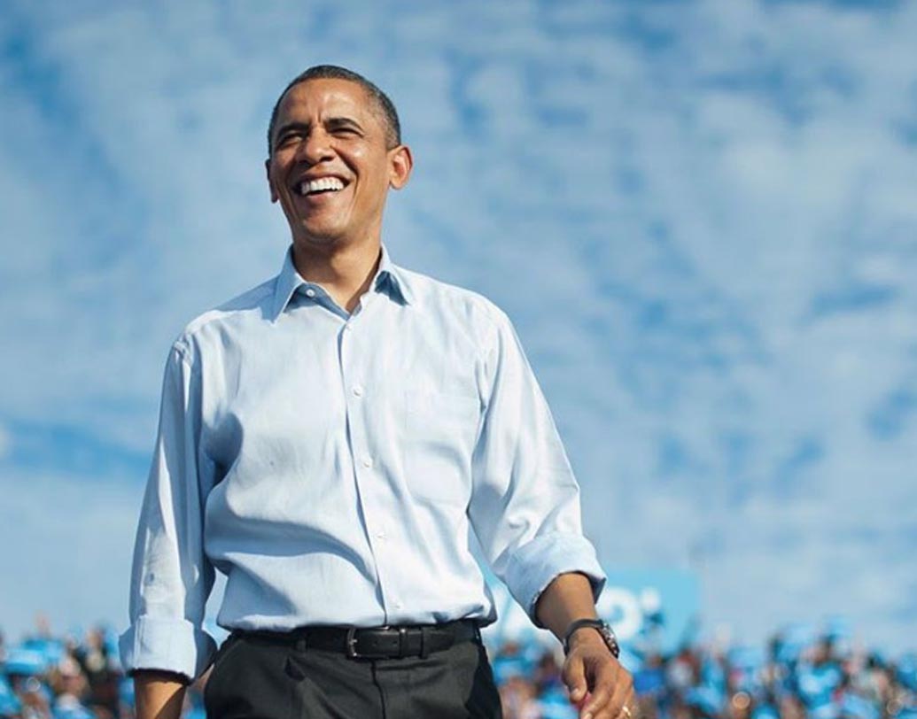 বারাক ওবামা: দিনভর কাজের জন্য তাঁর নাকি একটা নির্দিষ্ট টাইমটেবিল আছে। আমেরিকার প্রেসিডেন্ট পদে থাকার সময়েও এই নির্ধারিত সময়সীমা মেনে চলতেন তিনি। তাতে ঘুমের জন্য বরাদ্দ ছিল খুবই কম সময়। দিনে ৬ ঘণ্টারও কম সময় নাকি ঘুমাতেন বারাক ওবামা।