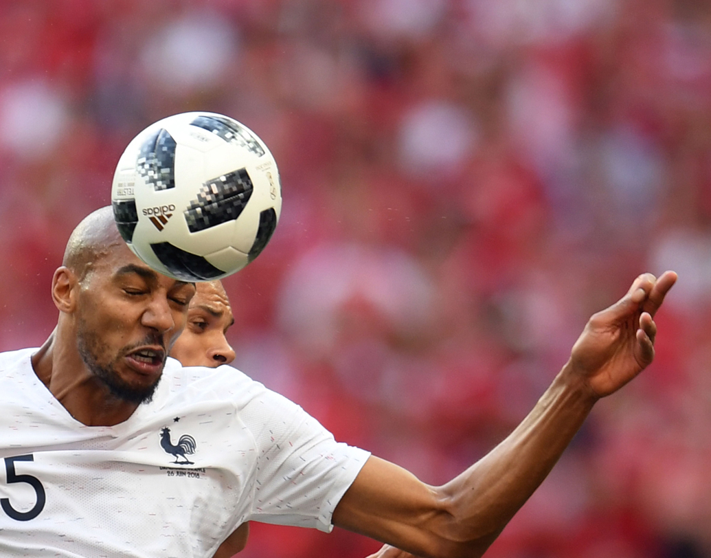 এনজোঞ্জি: ফ্রান্সে জন্ম। তবে বাবা-মা দুজনেই ডেমোক্রেটিক রিপাবলিক অব কঙ্গো থেকে আসা। খেলেন স্পেনের সেভিয়া ক্লাবের হয়ে। ছবি: এএফপি।