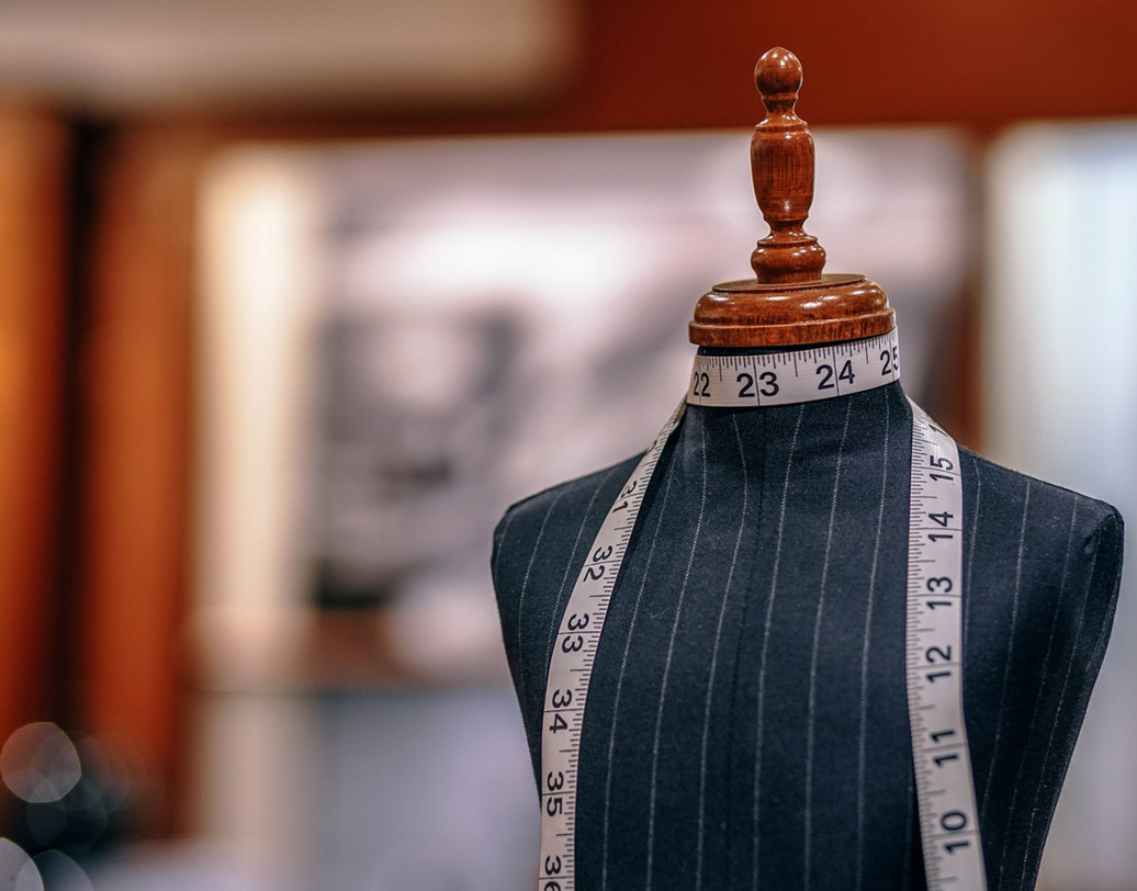 অন্তর্বাস: পোশাকের দিকে গুরুত্ব দিতে গিয়ে কি অন্তর্বাসকে‌ হেলাফেলা করছেন? এ ভুল আজই বন্ধ করুন। মেয়েদের চেহারার অনেকটাই কিন্তু নির্ভর করে ঠিক মাপের অন্তর্বাসের উপর। খুব ভারী বা চাপা মাপের কাপ এড়িয়ে চলুন। শারীরিক গঠন অনুযায়ী ঠিক মাপের ব্রা-কাপ বাছুন। যা আপনার চেহারাকে স্লিম ও সুন্দর করে তুলতে পারবে। ছবি: আনস্প্ল্যাশ।