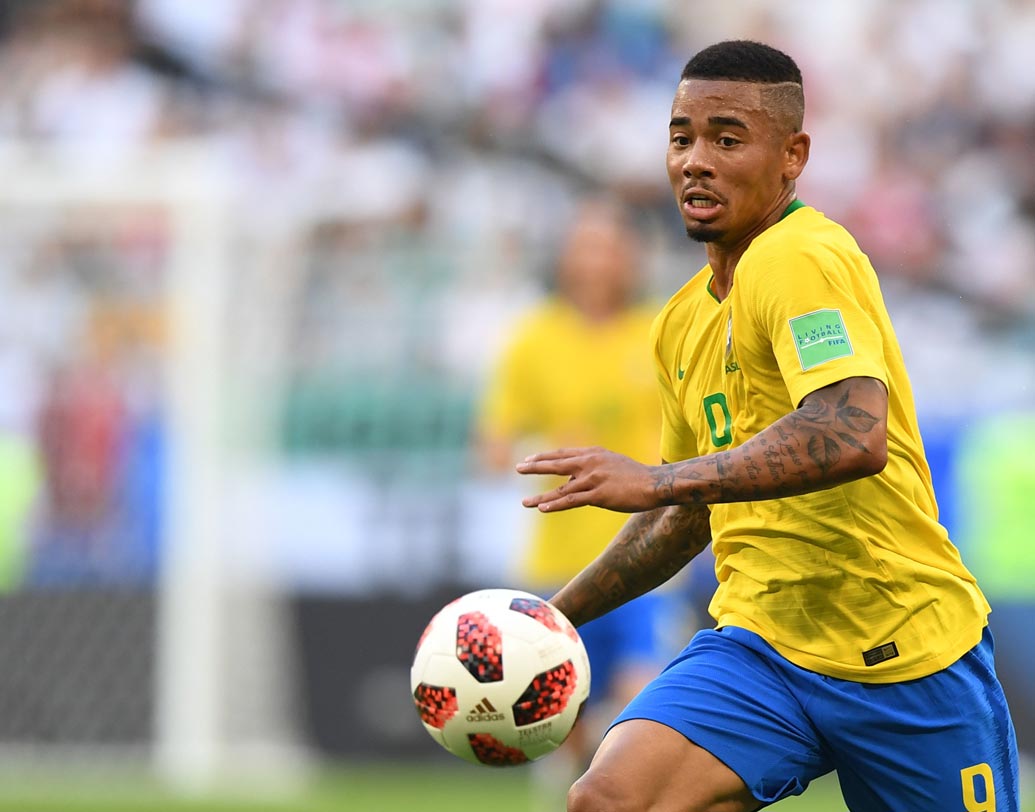 গ্যাব্রিয়েল জেসাস: ম্যাঞ্চেস্টার সিটি এবং ব্রাজিল, দুই দলের হয়েই ফরওয়ার্ড খেলেন গ্যাব্রিয়েল। ২২ বছর বয়সে প্রথম ন্যাশনাল লিগ খেতাব জিতেছিলেন তিনি। আজকের ম্যাচে থাকছেন গ্যাব্রিয়েল। ছবি: এএফপি।