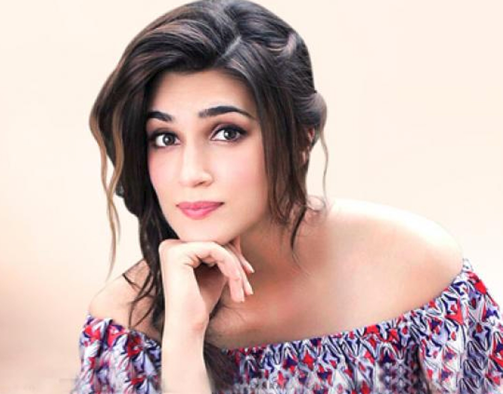 কৃতী শ্যানন: বলিউডে নবাগতাদের মধ্যে ইতিমধ্যেই বেশ জনপ্রিয় কৃতী শ্যানন। মরণোত্তর অঙ্গদানে খুবই আগ্রহী ‘হিরোপান্তি’ নায়িকা। তিনিও তাঁর চোখ দান করতে চান। নায়িকা বলেছেন, ‘‘বহু বছর ধরেই এই সিদ্ধান্তের কথা ভেবেছি। নিজের চোখ দিয়ে গোটা বিশ্বকে দেখতে পাওয়াই ঈশ্বরের সবচেয়ে বড় উপহার। আমার চোখ দিয়েও যেন কেউ পৃথিবীর আলো দেখতে পান।’’