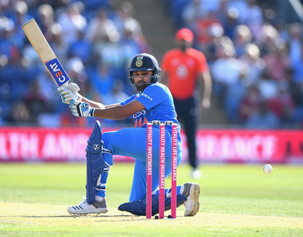 রোহিত শর্মা: আগের ম্যাচে সফল হননি। যদিও এই মুহূর্তে ভারতীয় দলের অন্যতম সেরা ওপেনার। ফর্মে থাকলে তিনি বিপক্ষ দলের কাছে বিপজ্জনক হয়ে উঠতে পারেন।