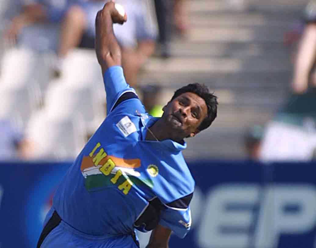 নয় নম্বরে খেলবেন জাভাগল শ্রীনাথ। এই পাঁচ বছরে ৫৩ ম্যাচে ৭৮টি উইকেট পেয়েছেন শ্রীনাথ। ইকনমি রেট ৪.৭৩।