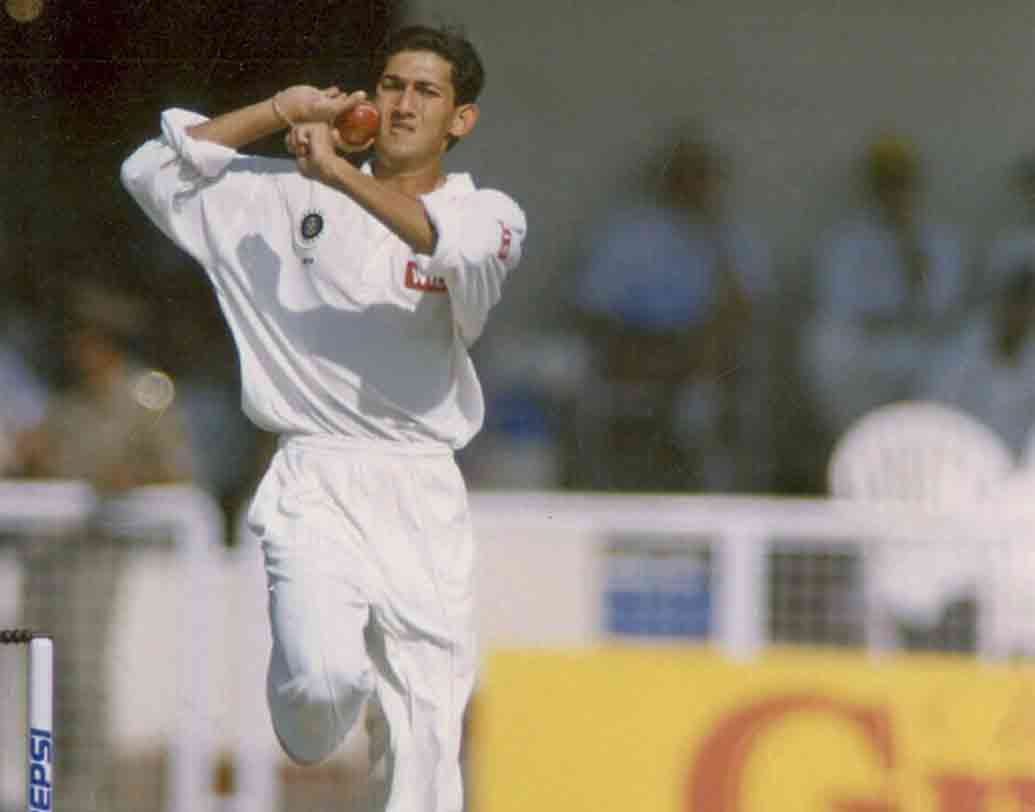 দ্বাদশ ব্যক্তি হিসেবে রাখা হল অজিত আগরকরকে। এই পাঁচ বছরে ১০৯টি ম্যাচে ১৫৯টি উইকেট নিয়েছিলেন আগরকর।