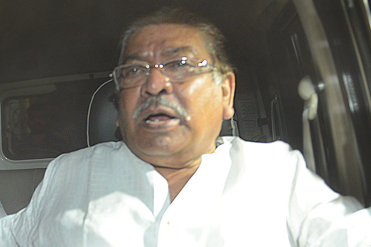 Somen Mitra clarifies Congress workers’ queries