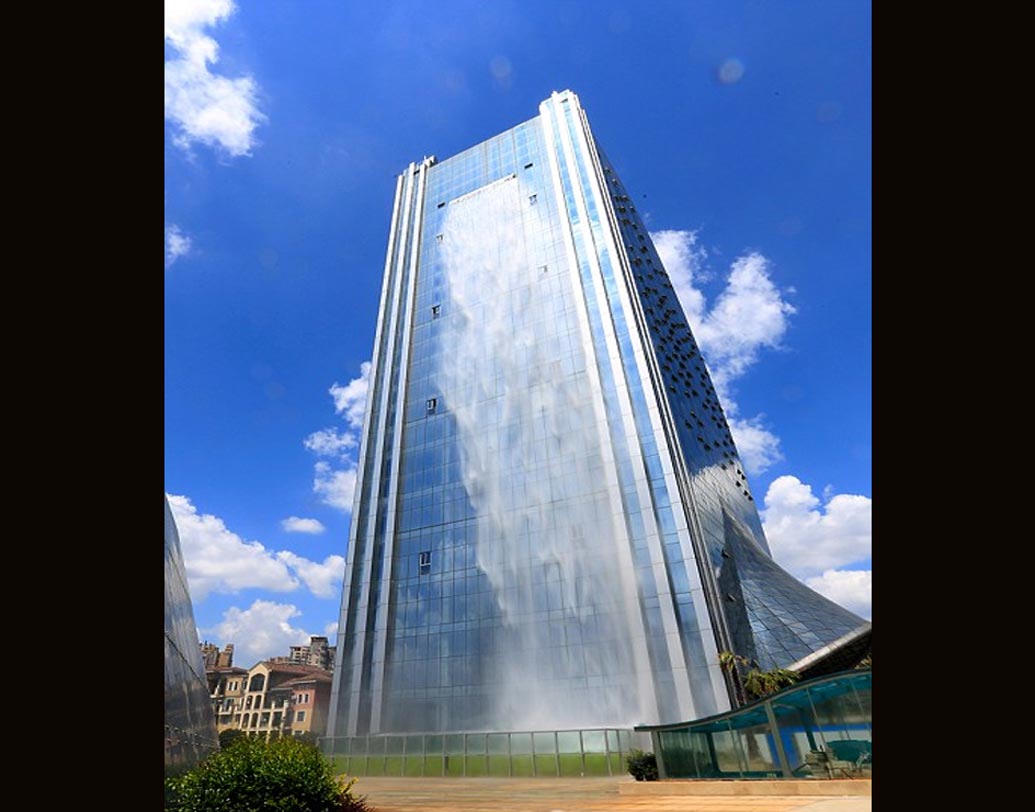 গিঝু লুডিয়া প্রপার্টি ম্যানেজমেন্ট অ্যান্ড কোম্পানি শহরে পর্যটন শিল্প প্রসারের কারণেই এই অট্টালিকায় জলপ্রপাত তৈরির পরিকল্পনা করে