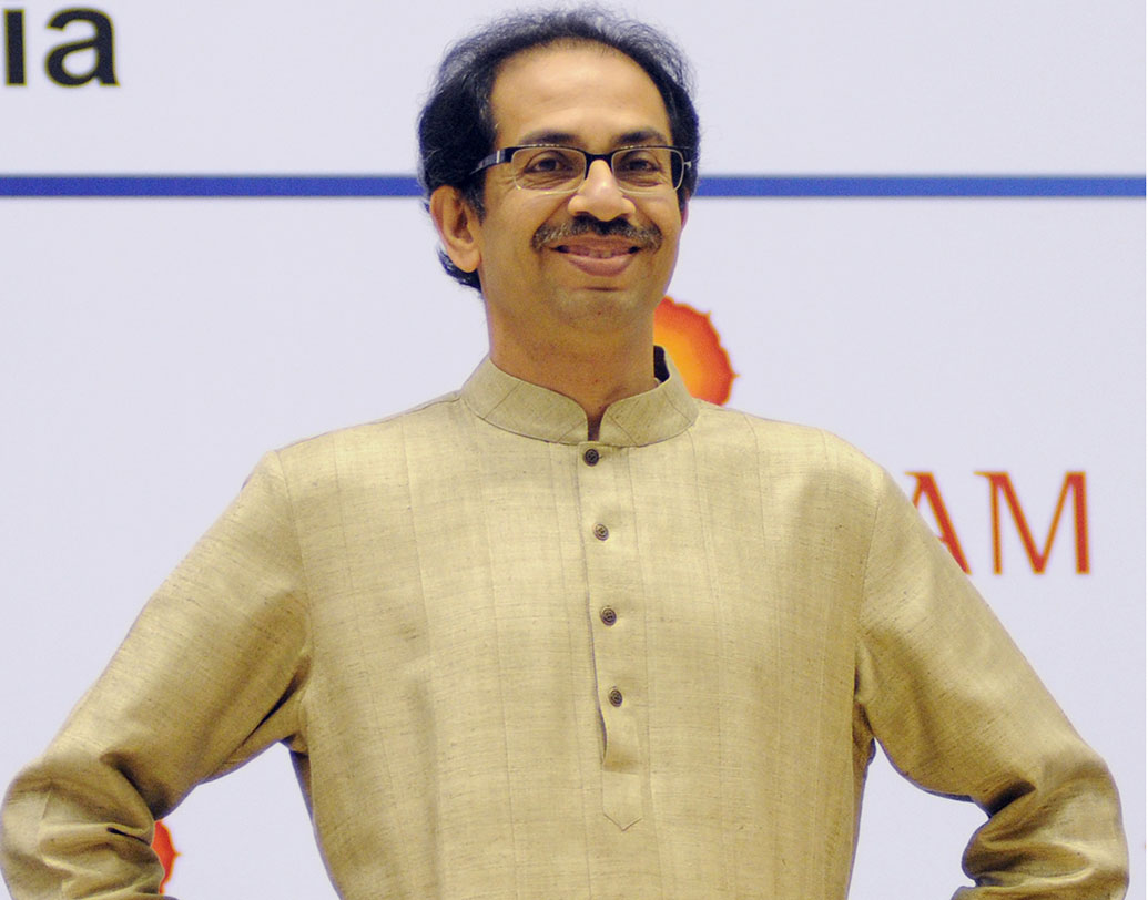 আঞ্চলিক দলগুলির মধ্যে সবচেয়ে বেশি অর্থসাহায্য পেয়েছে মহারাষ্ট্রের শিবসেনা। উদ্ধব ঠাকরের দলের তরফে জানানো হয়েছে, ২০১৬-’১৭ অর্থবর্ষে ২৬৭টি ডোনেশন এসেছে দলীয় তহবিলে। তা থেকে তহবিলে জমা পড়েছে ২৫ কোটি ৬৫ লক্ষ টাকা। আঞ্চলিক দলগুলির মধ্যে সবচেয়ে ধনী দল হিসাবে শীর্ষে রয়েছে শিবসেনার নাম। —ফাইল চিত্র।