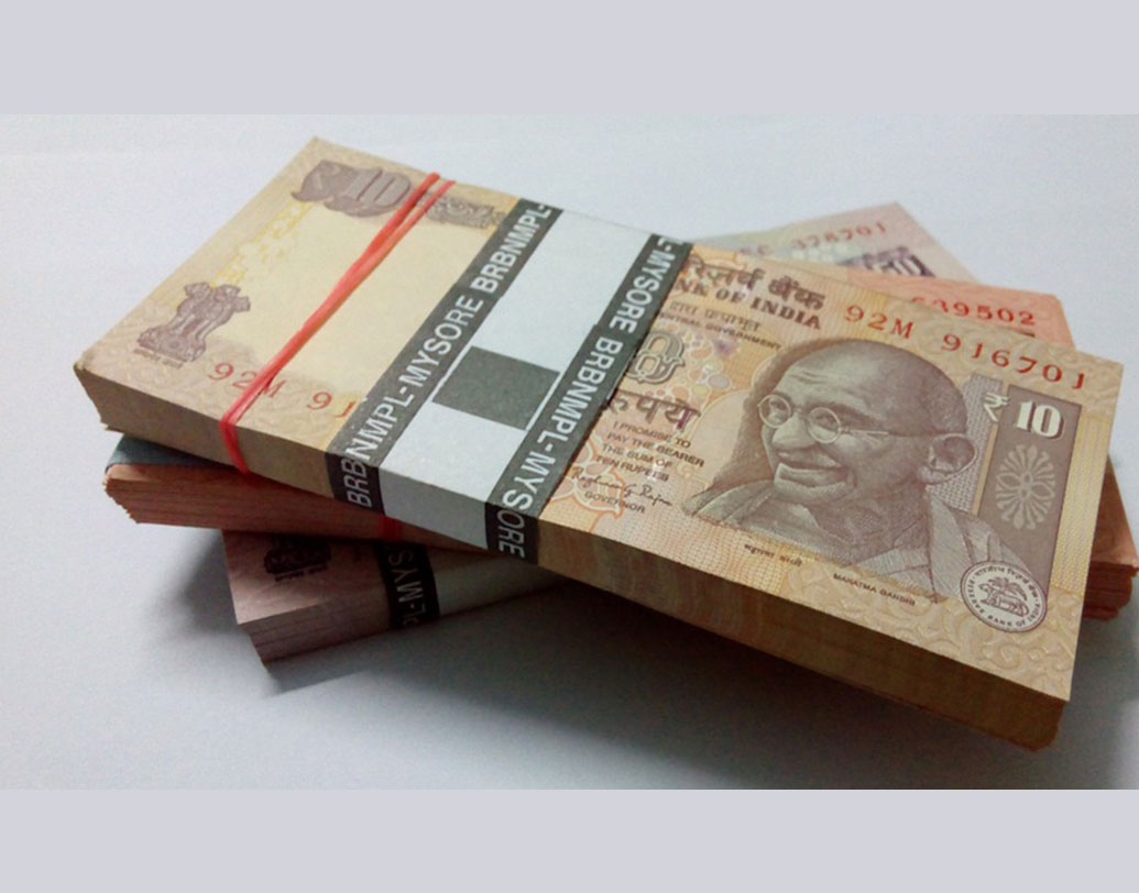 রাজ্যগুলির মধ্যে অসমের মানুষজনই রাজনৈতিক দলগুলির তহবিলে সবচেয়ে বেশি অর্থসাহায্য (৭২ লক্ষ ৭ হাজার টাকা) করেছে। এর পরেই রয়েছে পুদুচেরির নাম। সেখানকার বাসিন্দারা রাজনৈতিক দলগুলিকে ৬৫ লক্ষ ৩ হাজার টাকা দান করেছে।