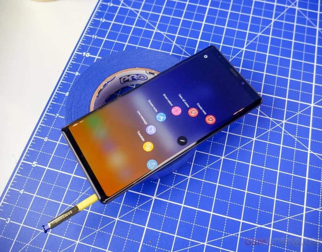 এই ফোন সংযুক্ত করা যাবে ডুয়াল ব্যান্ড ওয়াইফাই ৮০২.১১ এসি, ব্লু টুথ ভি৫.০, ৩.৩ মিমি হেডফোন জ্যাক, ইউএসবি টাইপ সি, গিগাবিট এলটিই-র সঙ্গে, যার ফলে ১.২ জিবিপিএস পর্যন্ত ‘স্পিড’ পাওয়া যাবে।