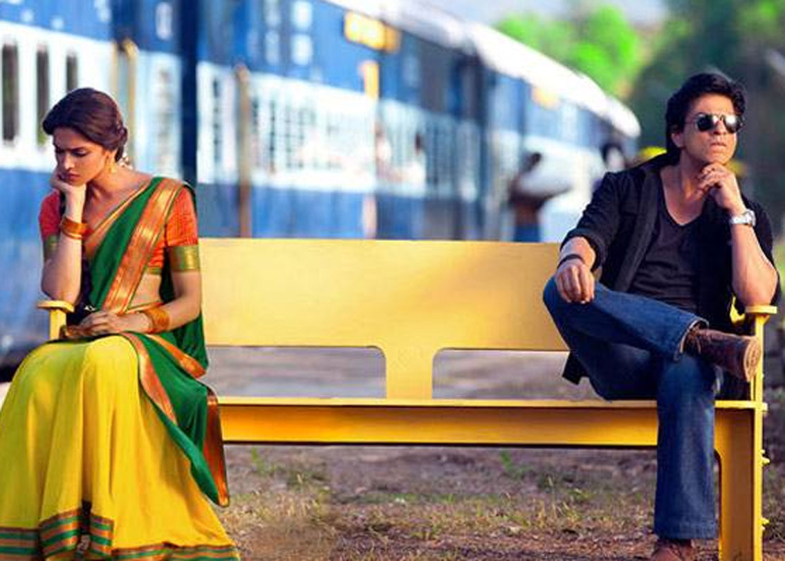 চেন্নাই এক্সপ্রেস: এই অ্যাকশন-কমেডি ফিল্মের যে অংশটা চেন্নাইয়ে শুট হয়েছে বলে দেখানো হয়েছে সেটা আসলে গোয়া এবং মহারাষ্ট্রে শুট হয়েছে। গোয়ার ভাস্কো দা’গামা রেলওয়ে স্টেশনকে বানানো হয়েছিল চেন্নাইয়ের কল্যাণ স্টেশন হিসাবে।