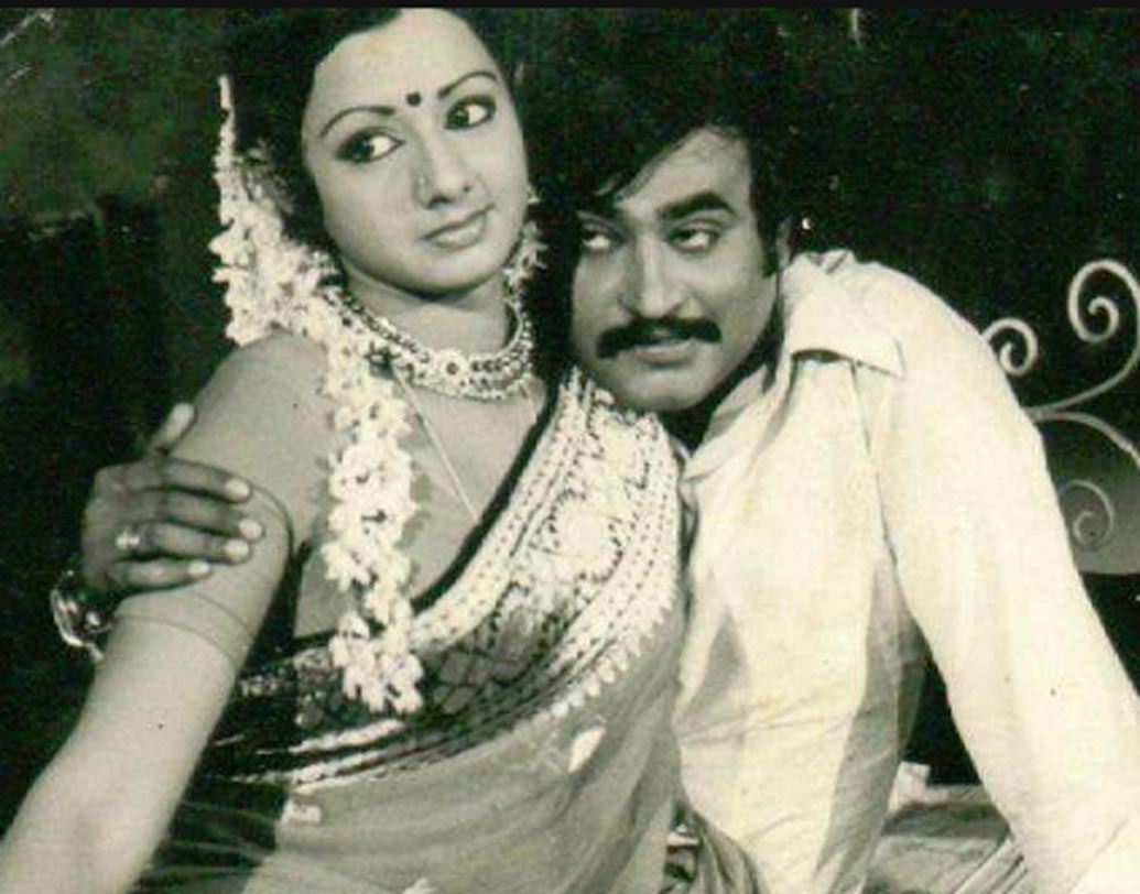 তামিল ছবি ‘মুন্ডু মুডিচু’তে রজনীকান্তের মা হয়েছিলেন শ্রীদেবী। ‘চালবাজ’ (১৯৮৯) ছবিতে আবার রজনীকান্তের সঙ্গে চুটিয়ে প্রেম করেছিলেন শ্রী এবং রজনীকান্ত।