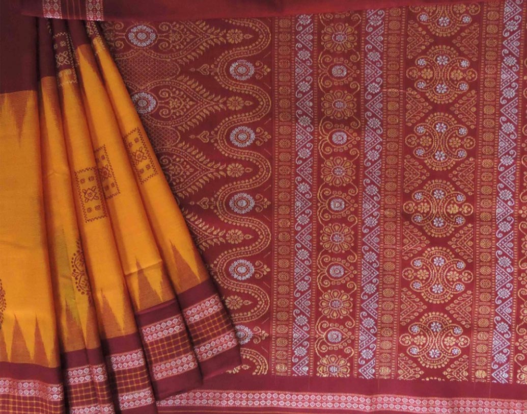 ওড়িশার বোমকাই: ইক্কত ও সুতোর কাজের সংমিশ্রণে তৈরি শাড়িগুলি সুতির হয় বা সিল্কের।