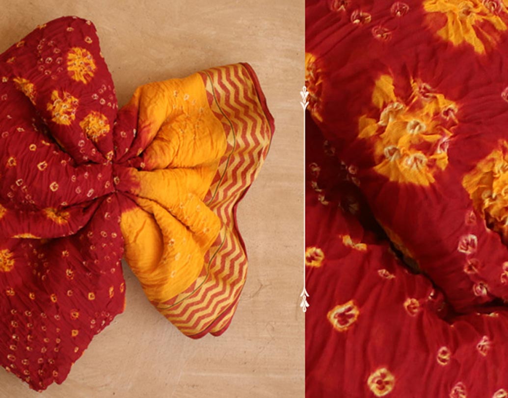 গুজরাতের বাঁধনি: গুজরাতের ক্ষত্রি সম্প্রদায় প্রথম বোনেন এটি, এমনটাই মনে করা হয় বন্ধন থেকে বাঁধনি। ‘টাই অ্যান্ড ডাই’ প্রসেসে তৈরি শাড়ি মেলে রাজস্থানেও। রাজস্থানের লেহরিয়া বাঁধনিতে ‘ডাই’-এর সঙ্গে ‘টাই’ হয়।