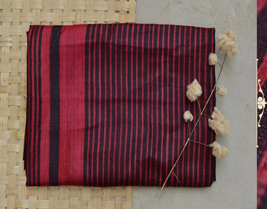 বিহারের ভাগলপুরী তসর, ঘিচা: তসর সিল্কের উপর বিশেষ ধরনের ‘ডাই’ করা হয়। ২০০ বছরের বেশি প্রাচীন এই শাড়িটি।