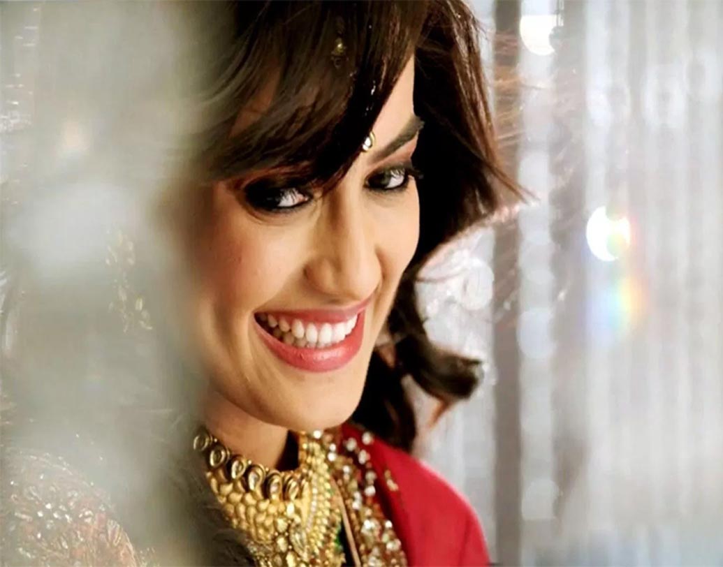 সুরভি জ্যোতি: ‘কবুল হ্যায়’ তারকা জালন্ধরের এপিজে কলেজ অব ফাইন আর্টস থেকে ইংরেজিতে স্নাতকোত্তর পাস করেছেন।