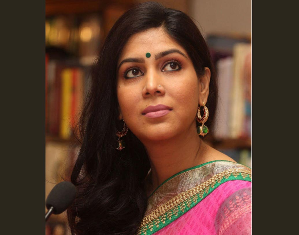 সাক্ষী তনওয়ার: দিল্লির বিখ্যাত প্রতিষ্ঠান লেডি শ্রীরাম কলেজের গ্র্যাজুয়েট তিনি।