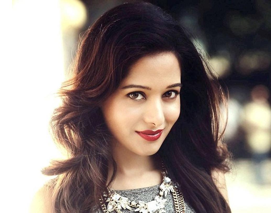 প্রীতিকা রাও: মুম্বই বিশ্ববিদ্যালয়ের গ্র্যাজুয়েট প্রীতিকা বিজ্ঞাপন ও সাংবাদিকতায় ডিপ্লোমাও করেছেন।