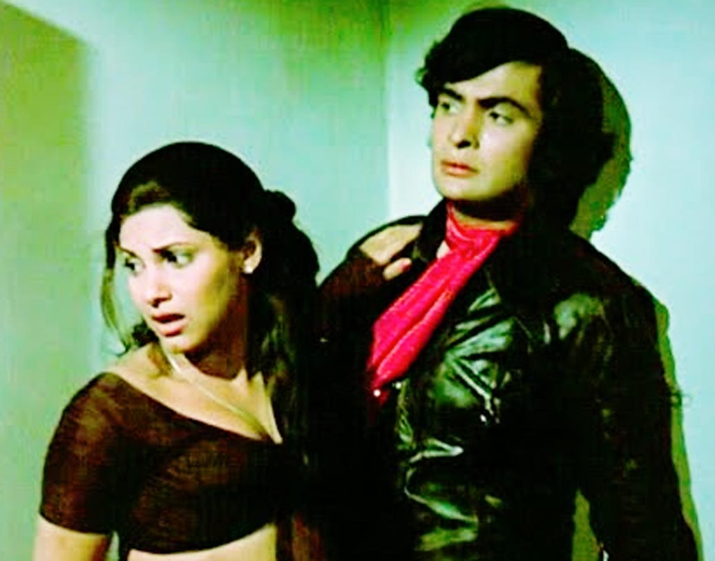 ববি- ১৯৭৩ সালে মুক্তি পেয়েছিল রাজ কপূরের ‘ববি’। মুখ্য চরিত্রে ঋষি কপূরের প্রথম ছবি এটিই। সেই ছবিই আবার বক্স অফিসে সুপার-ডুপার হিট হয়েছিল। ১০০০ কোটির ক্লাবেও ঢুকে গিয়েছিল ‘ববি’। বিশ্বজুড়ে মোট ১১৬০ কোটি টাকার ব্যবসা করেছিল ‘ববি’।