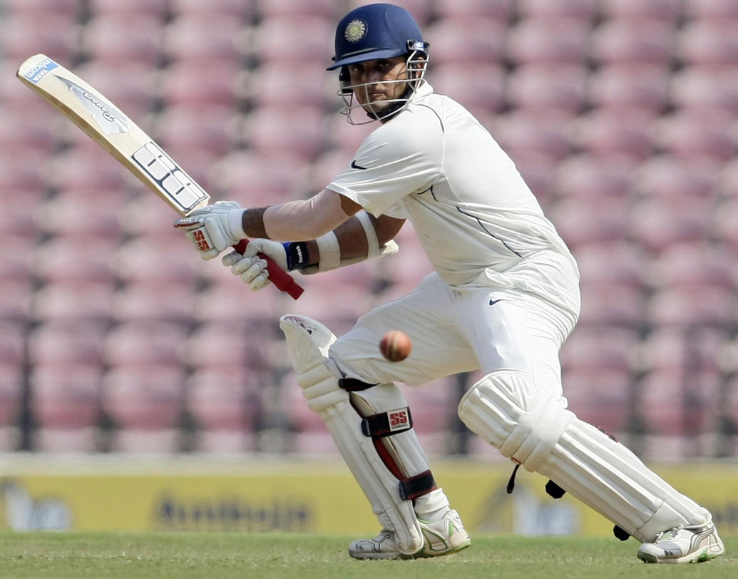 লর্ডসের মাঠে প্রথম টেস্টেই শতরান। তার পর সৌরভ গঙ্গোপাধ্যায়ের ব্যাট থেকে বেরিয়েছে বহু রেকর্ড। সবই দেশের অন্যতম সেরা অধিনায়ক সৌরভের বাঁ-হাতের কামাল।