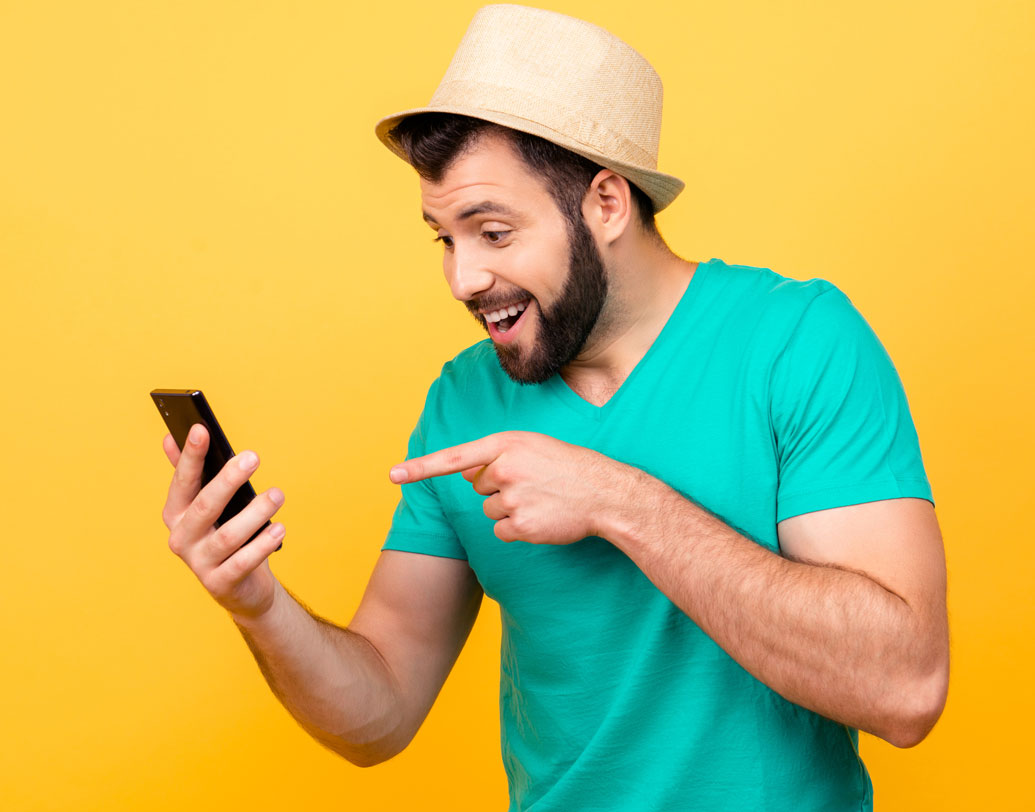 সারা দিনের ক্লান্তি কিন্তু ভুলিয়ে দিতে পারে মিষ্টি কিছু ভিডিয়ো। সোশ্যাল সাইট ঘাঁটলেই রোজই মেলে এমন কিছু মজাদার ভিডিয়ো, যা আপনাকে আনন্দ দেয়। মনোবিদদের মতে, হাসলে বা ছোট ছোট বিষয়ে আনন্দ খুঁজে পেলে তা সহজেই মনকে হালকা করে। ছবি: পিক্সঅ্যাবে।