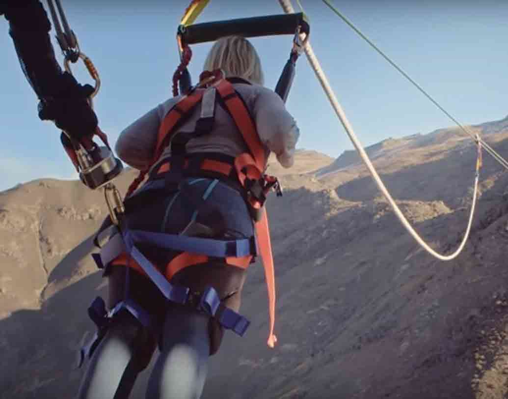 নিউজিল্যান্ডের এ জে হ্যাকট বিশ্বের সবচেয়ে বড় বাঞ্জি জাম্প প্রতিষ্ঠান। সম্প্রতি বিশ্বের সবচেয়ে বড় ‘ক্যাটাপুল্ট’ চালু করল তারা।