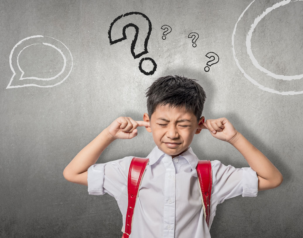 সন্তানের আচরণের ক্ষেত্রে বিদ্যালয়, তার চারপাশের সঙ্গ বিরাট প্রভাব ফেলে। এ সব জায়গা থেকেই যেমন সে ভাল হওয়ার রসদ পায়, তেমন এখান থেকেই সে শেখে ক্ষতিকর কিছু অভ্যাস। তাই সতর্ক হোন। সন্তানের মুখে কুবাক্য শুনলে তাকে বুঝিয়ে নিরস্ত করুন। যেখান থেকে সে এমন কথা শিখল, তা জেনে সেই সঙ্গ থেকে দূরে রাখুন। ছবি: শাটারস্টক।