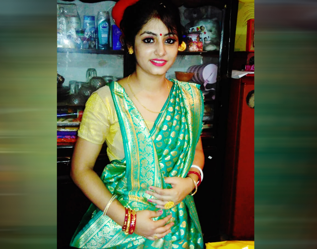 এ দিন সকাল থেকেই উত্সবের মেজাজ তিয়াশার শ্বশুরবাড়িতে। তাঁর জন্মদিন উপলক্ষেই আত্মীয়, বন্ধুরা নিমন্ত্রিত হিসেবে এসেছেন।