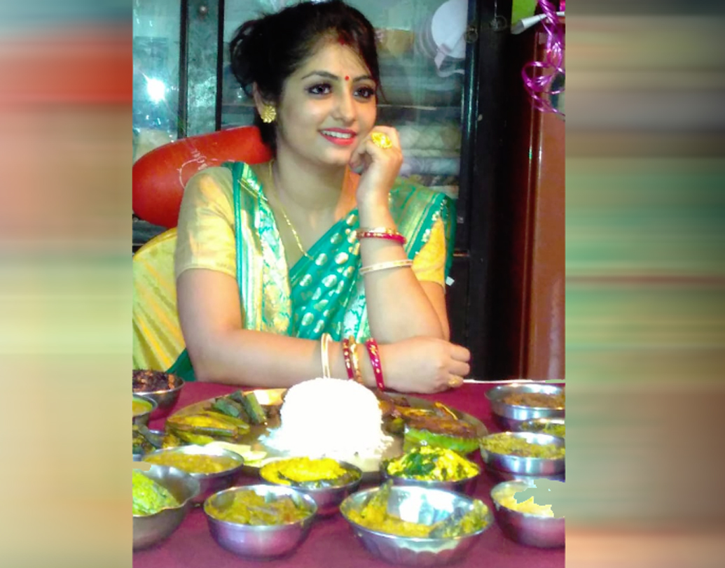 তিয়াশার কথায়, ‘‘আমি জানতাম না এত সব আয়োজন হচ্ছে। আমার শ্বশুর, শাশুড়ি, স্বামী আমাকে সারপ্রাইজ দিয়েছেন। আজ শুটিং নেই। ছুটি নিয়েছি। অনেকে এসেছেন বাড়িতে। খুব ভাল লাগছে।’’