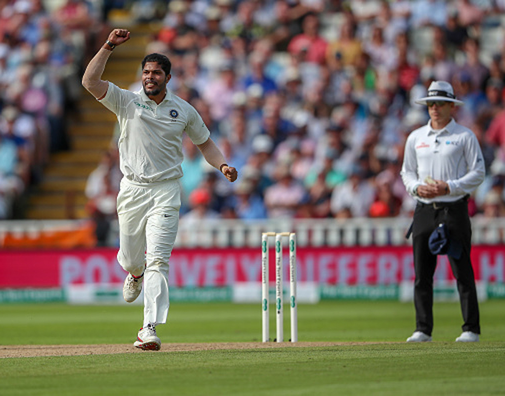 উমেশ যাদব: বিরাটের সেরা টেস্ট একাদশে দ্বিতীয় সিম বোলার হিসেবে ঠাঁই পেতে পারেন উমেশ। যদিও চলতি ইংল্যান্ড সফরে ইশান্ত শর্মা চমক দেখাচ্ছেন। সেখানে কিছুটা হলেও ম্রিয়মান দেখা গিয়েছে উমেশকে। সে ক্ষেত্রে লড়াইটা উমেশ এবং ইশান্তের মধ্যে হতেই পারে।